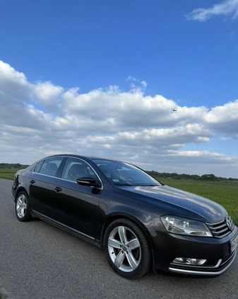 Volkswagen Passat cena 39500 przebieg: 228000, rok produkcji 2011 z Cybinka małe 232